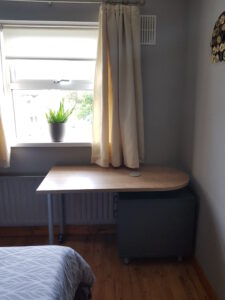 Home-Work - Mini Swivel Desk - In Home - 04