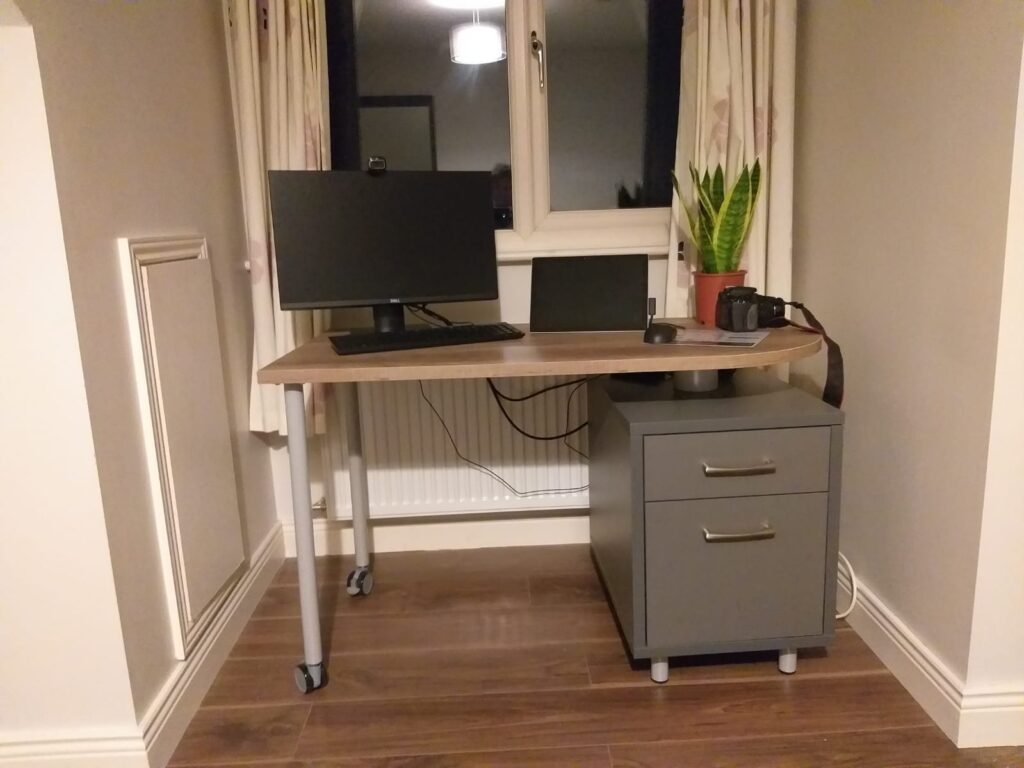 Small Office Desk in Alcove